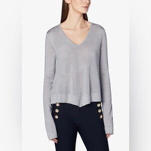 Cashmere Silk Wool 10 Crosby Derek Lam Light Gray Long Sleeve V-Neck Top